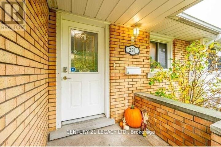 Property Photo:  224 River Road East  ON N2B 2G8 