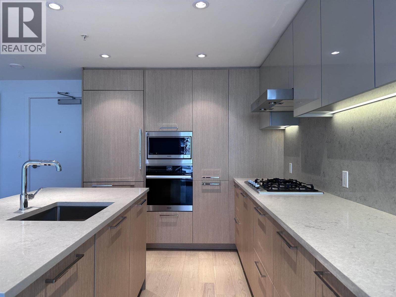 Property Photo: 3280 Corvette Way 505 BC V6X 0T9