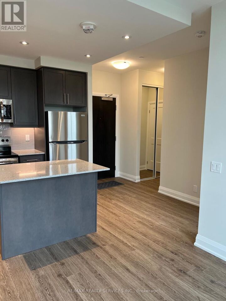 Property Photo: 15 Lynch Street 303 ON L6W 0C7