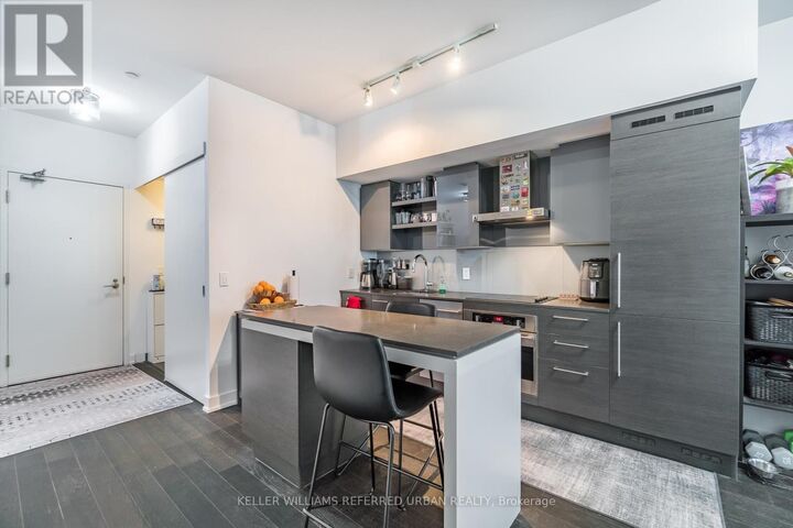 Property Photo: 1030 King Street West 221 ON M6K 0B4