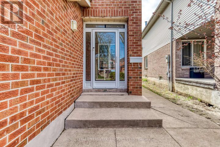Property Photo:  3390 Chartrand Crescent  ON L5L 4C4 