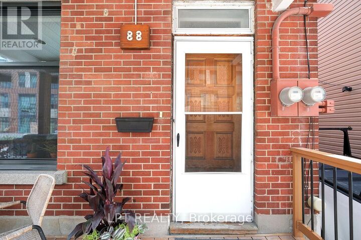 Property Photo:  88 Norman Street  ON K1S 3K6 
