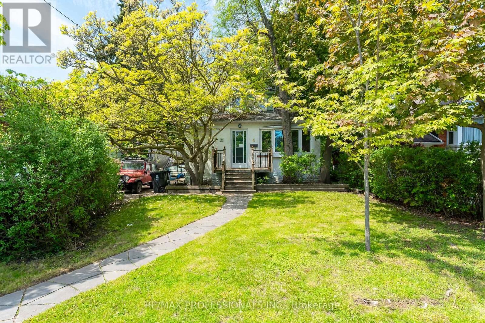 Property Photo:  4 Elton Crescent  ON M8W 2X8 