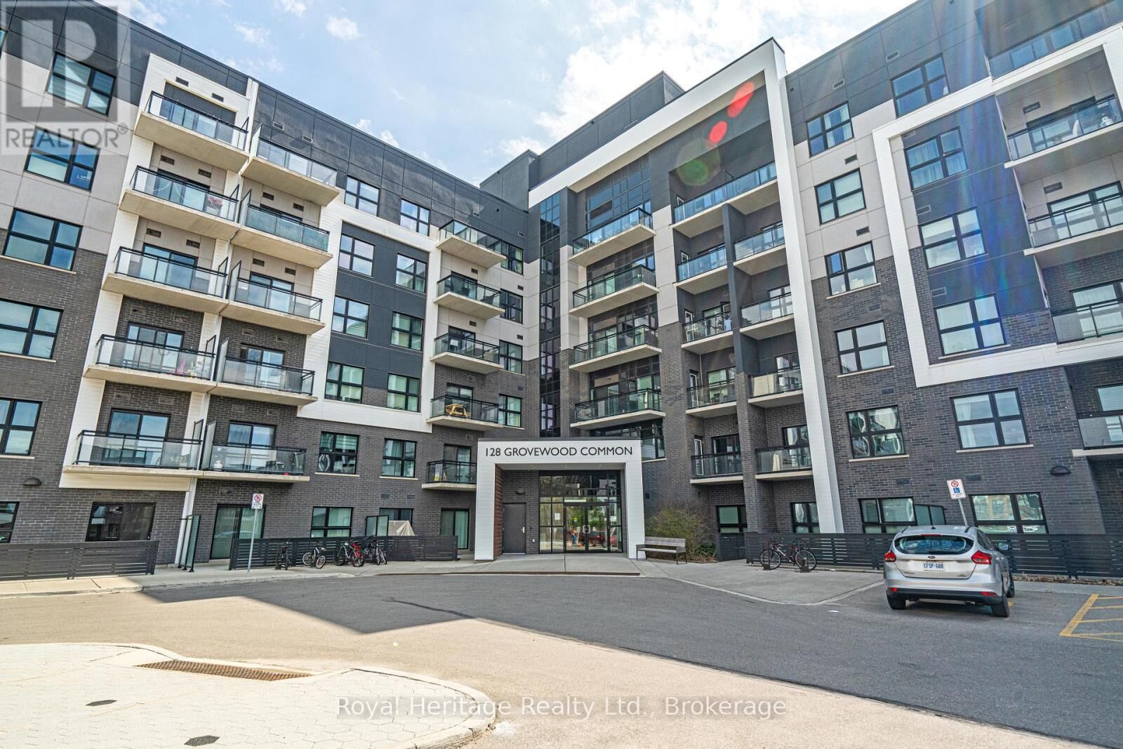 Property Photo:  128 Grovewood Common 319  ON L6H 0X3 