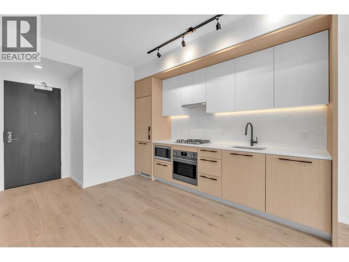 Property Photo:  2729 Kingsway 1005  BC V5R 0M6 