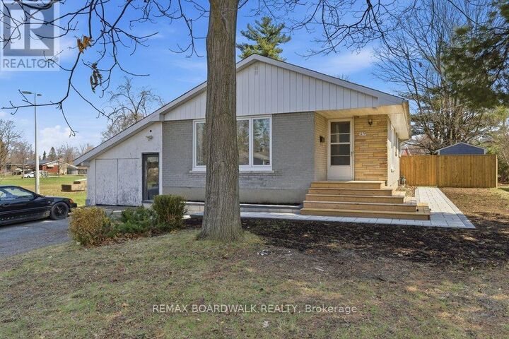 Property Photo: 1279 Adirondack Drive ON K2C 2V7