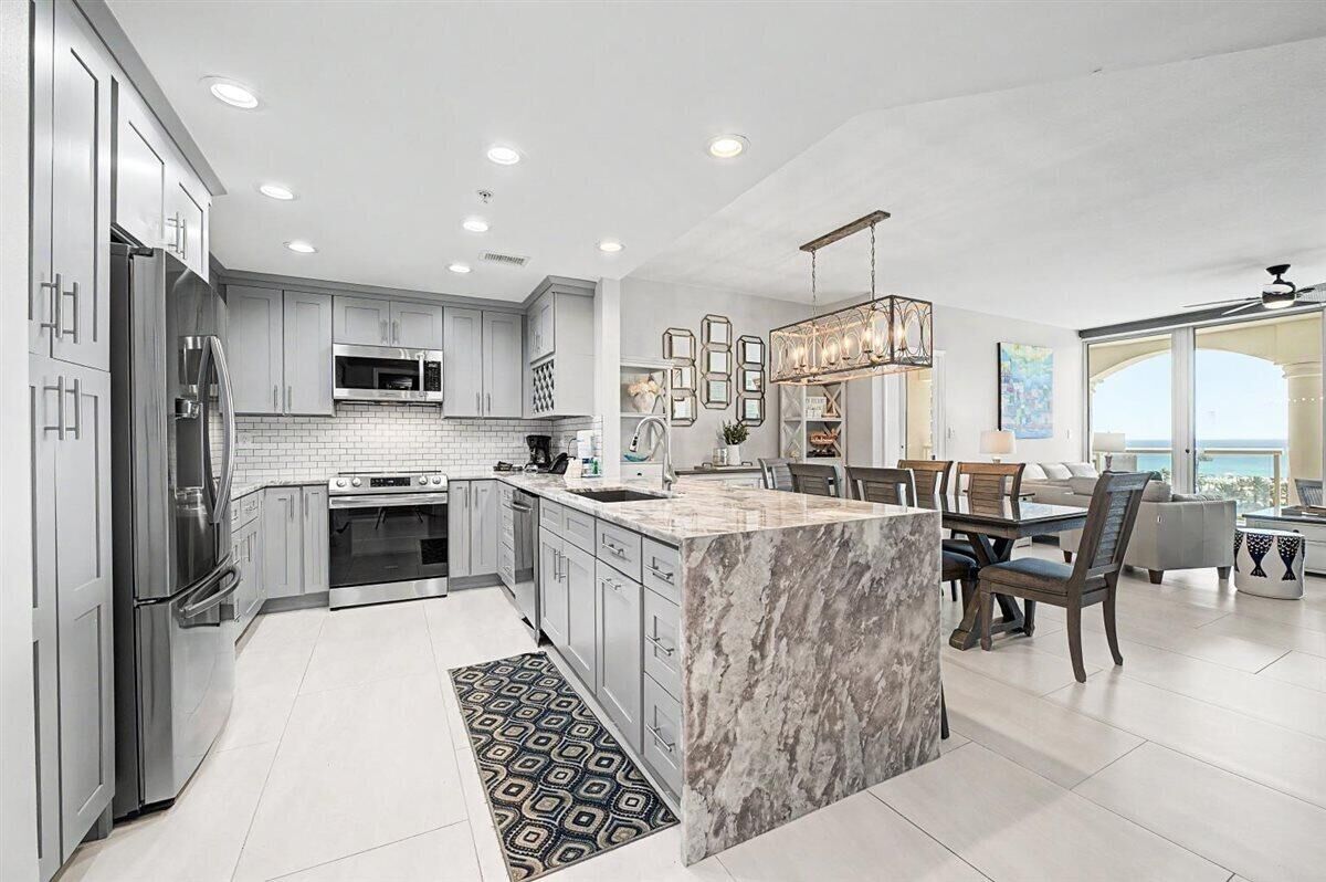 Property Photo: 2 Portofino Drive 606 FL 32561