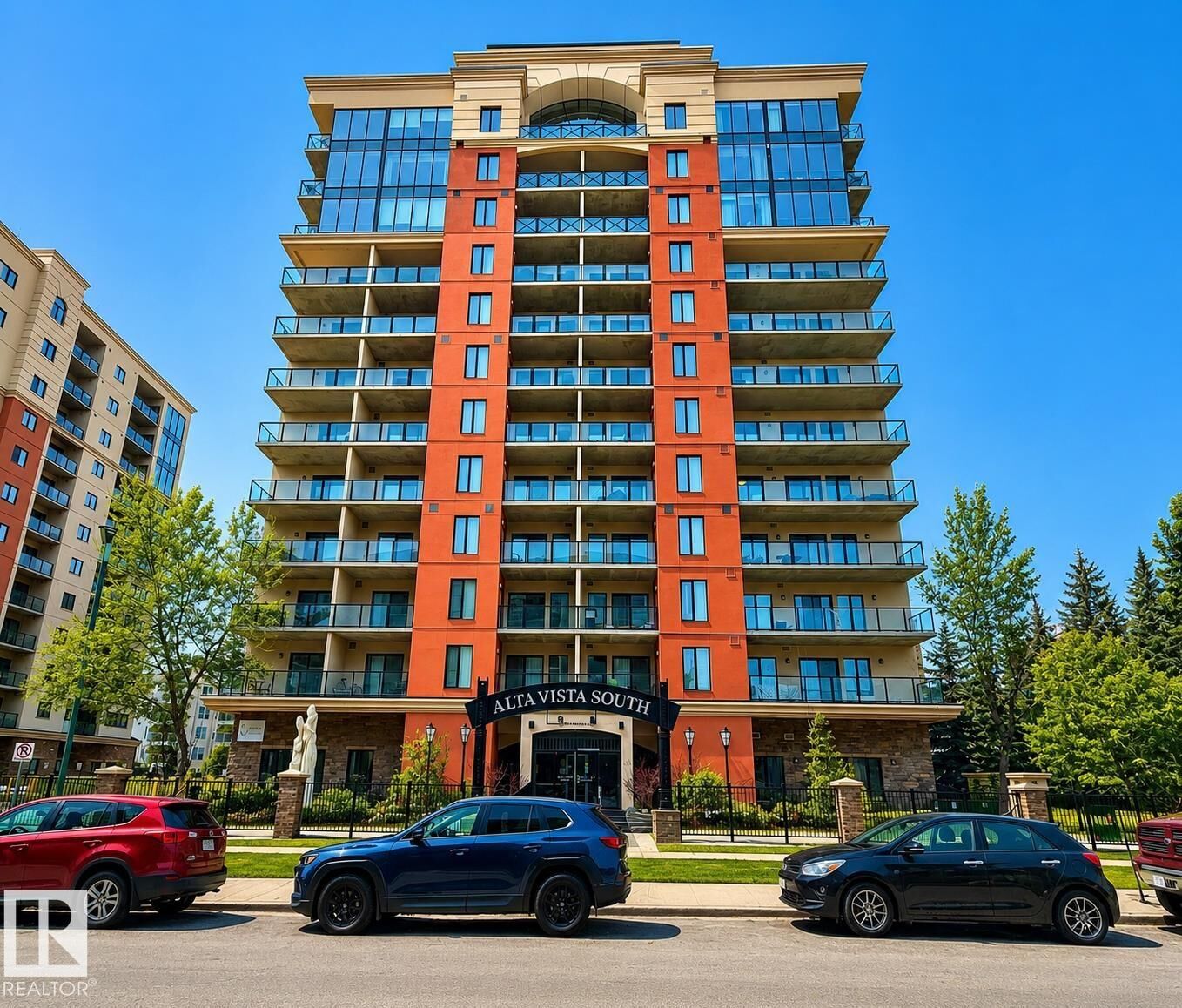 Property Photo: 10303 111 Street NW 610 AB T5K 0C6