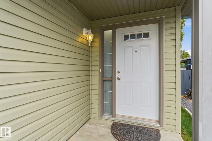 Property Photo:  7 Westerra Close  AB T7Z 2W1 