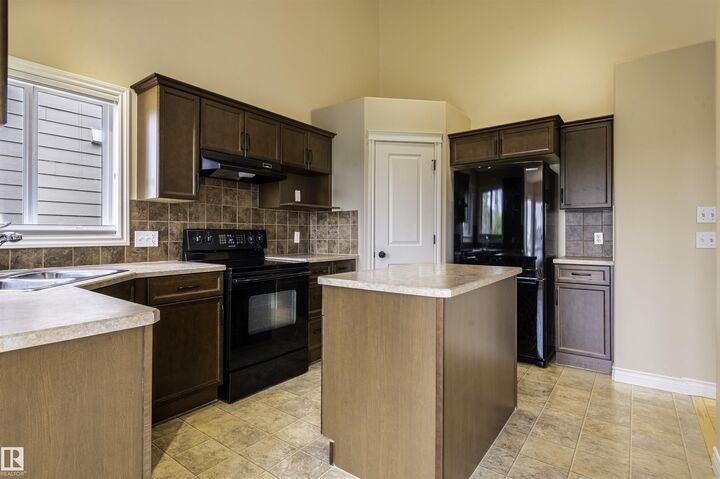 Property Photo: 9811 103 Avenue AB T8R 1R7
