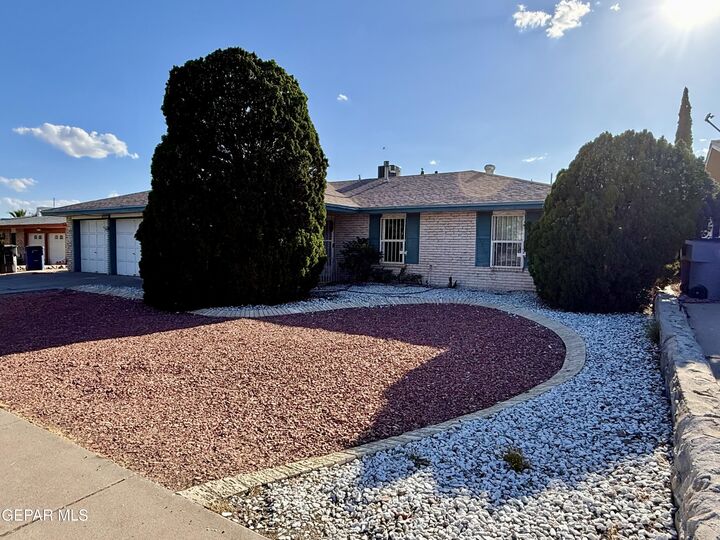 Property Photo:  1649 Lomaland Drive  TX 79935 