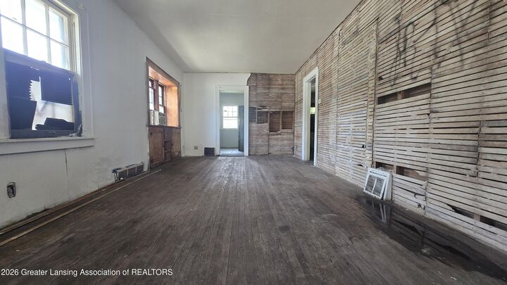 Property Photo:  942 Dakin Street  MI 48912 