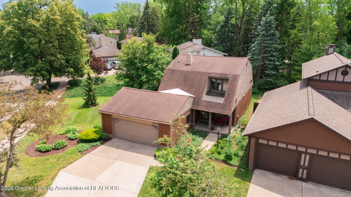 Property Photo:  1400 Somerset Close  MI 48823 