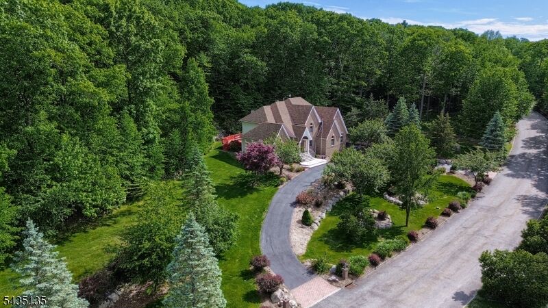 Property Photo: 26 Stonehedge Dr NJ 07460