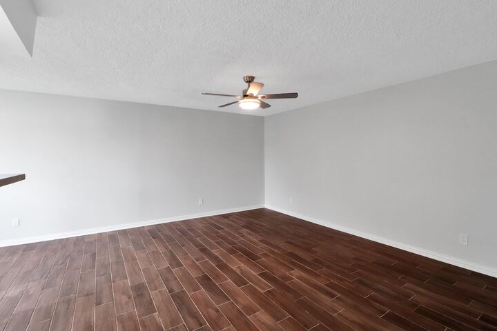 Property Photo: 7047 Bissonnet Street 117 TX 77074