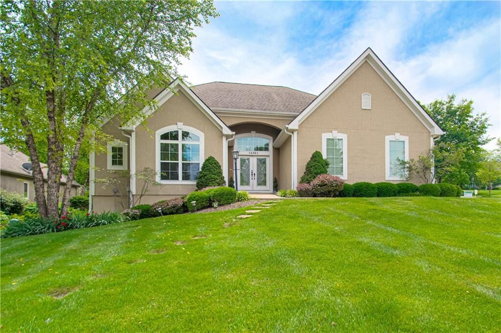 Property Photo:  14361 Manor Court  KS 66224 