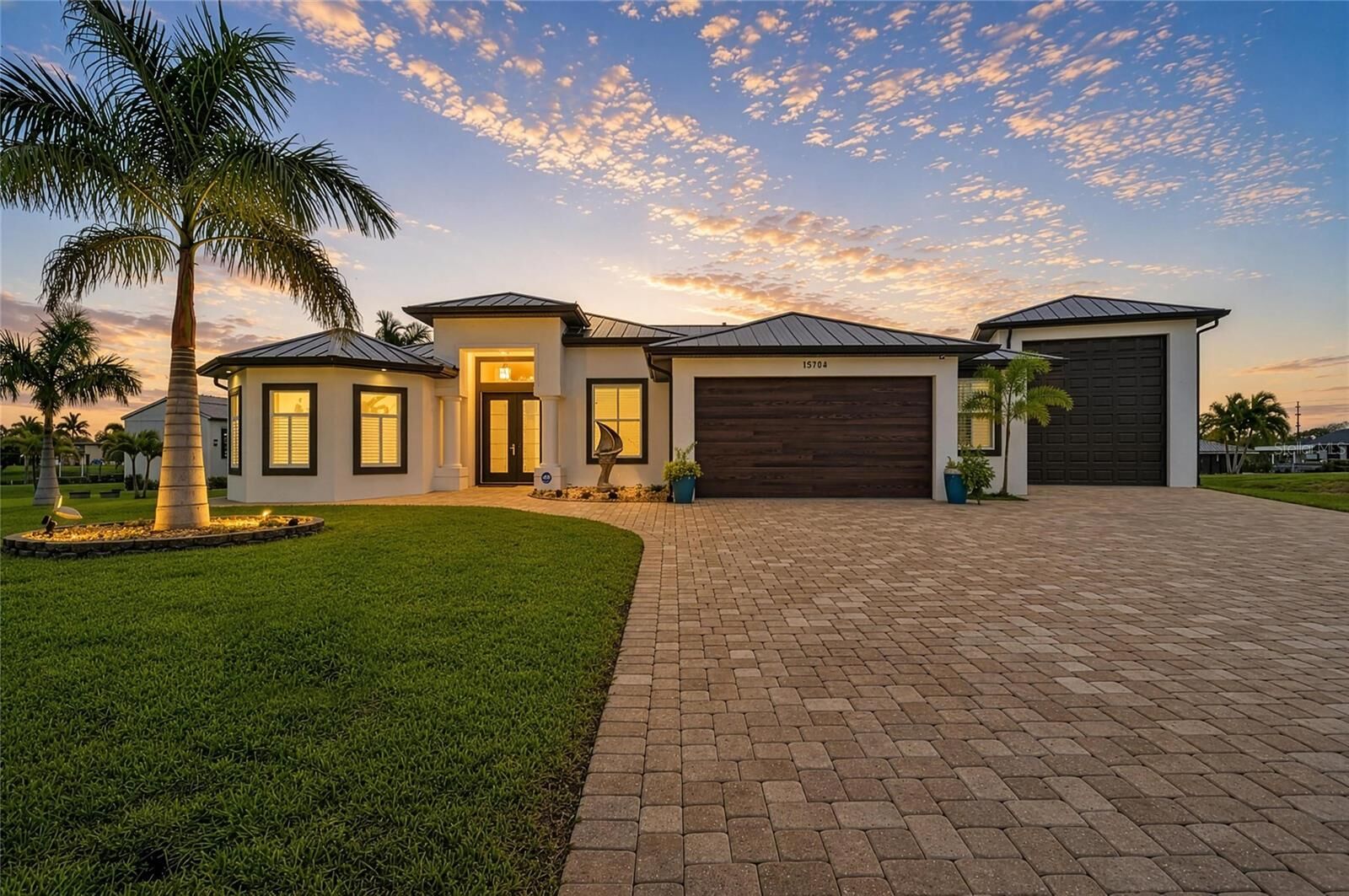 Property Photo: 15704 Lakeland Circle FL 33981