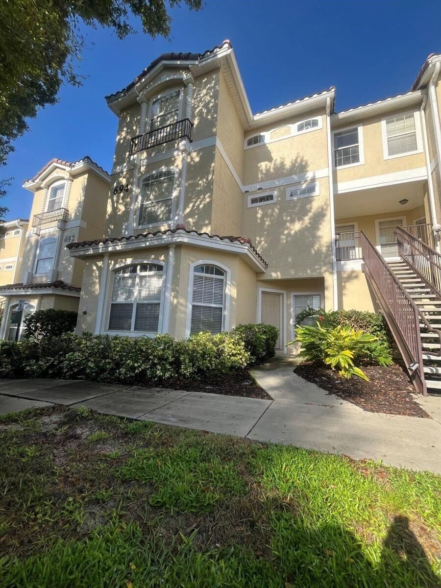 Property Photo:  694 Seabrook Court 101  FL 32714 