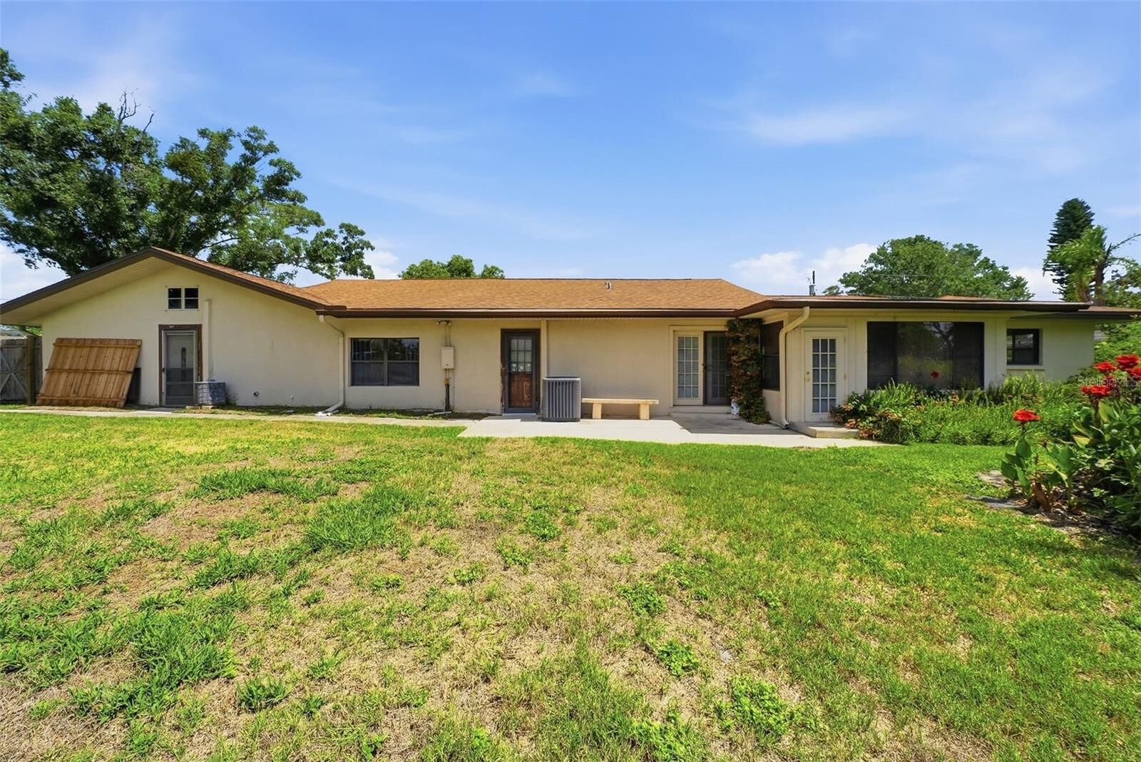 Property Photo:  3133 Bay Lane  FL 33759 