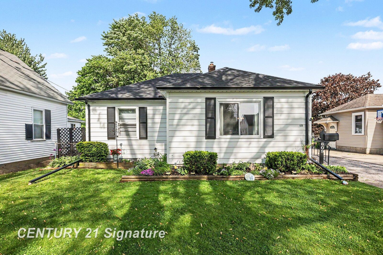 Property Photo:  609 S Alp Street  MI 48706 