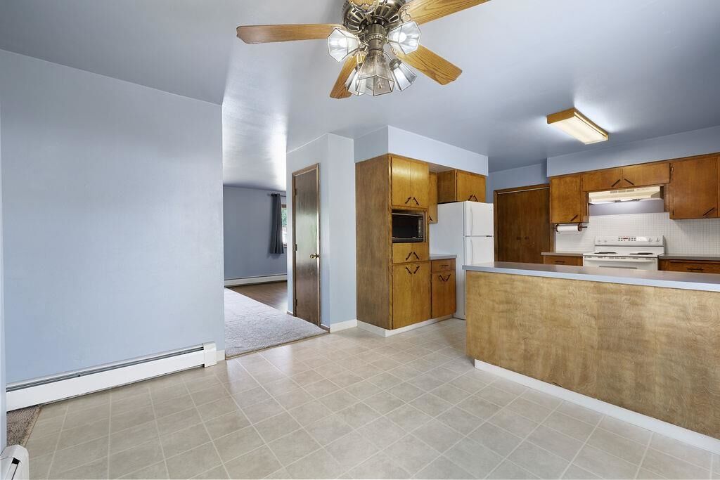 Property Photo:  1900 NW 8th St  ND 58703 