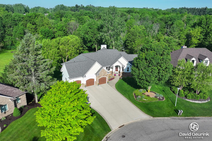 Property Photo: 3567 Elk Court MI 49464