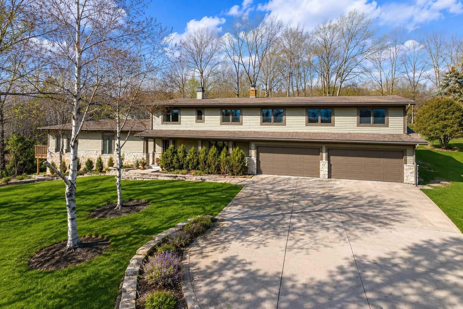 Property Photo:  1971 Countryside Drive  IL 60048 