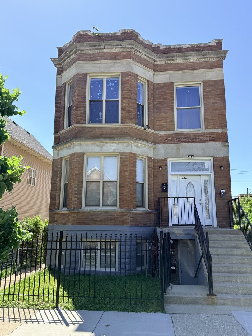 Property Photo:  1604 S Ridgeway Avenue  IL 60623 
