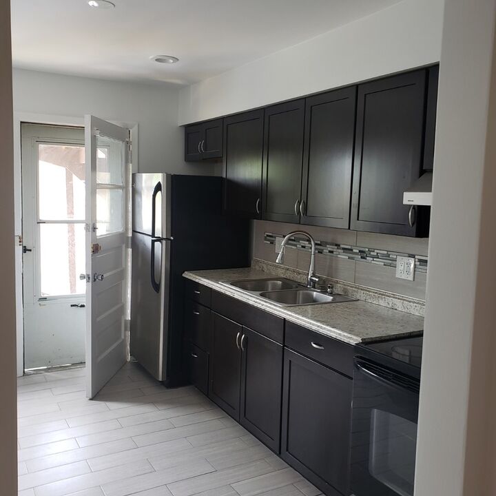 Property Photo:  4851 Greenleaf Street 11  IL 60077 