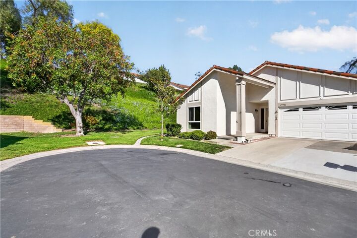 Property Photo:  27706 Calle Valdes  CA 92692 
