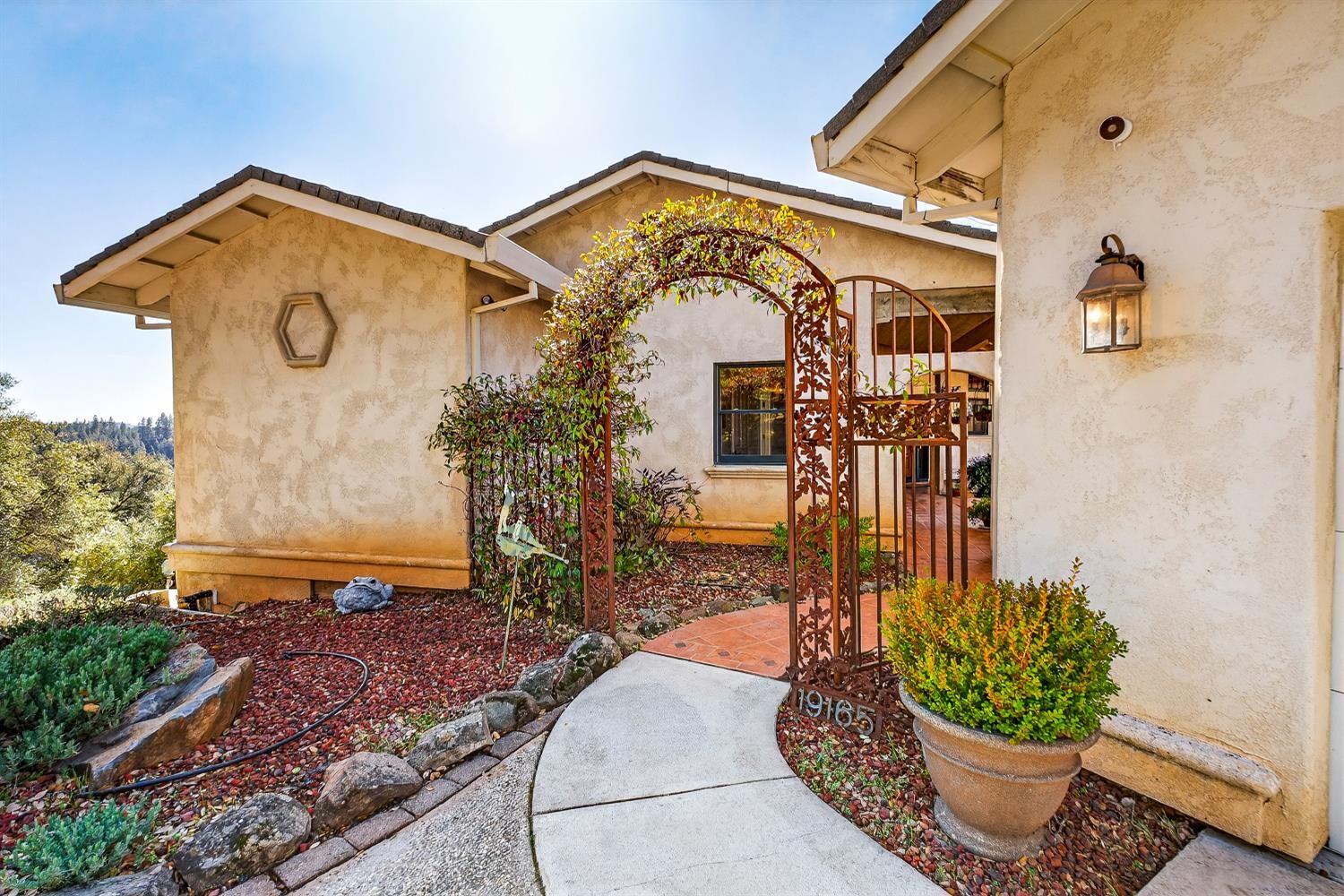Property Photo:  19165 Leopard Ct  CA 95949 
