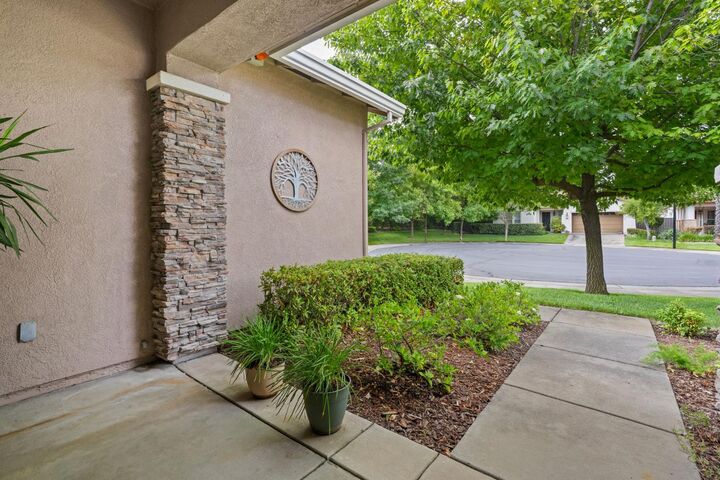 Property Photo:  47 Camrosa Place  CA 95835 