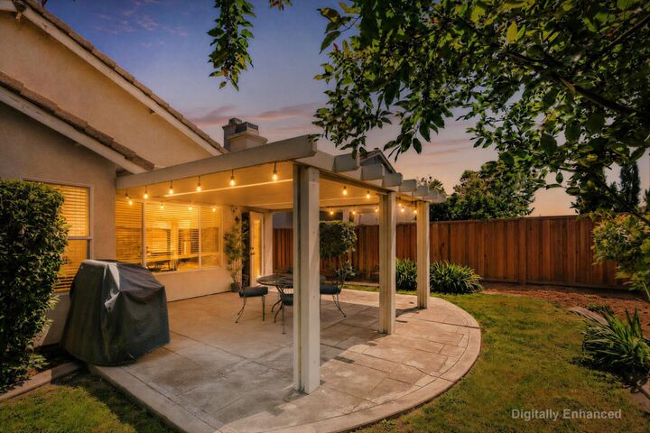 Property Photo:  5319 Calabria Way  CA 95835 