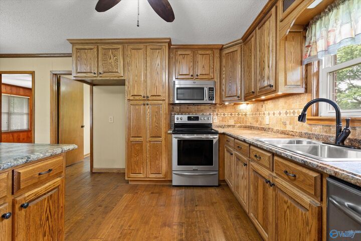Property Photo:  2061 County Road 126  AL 35978 