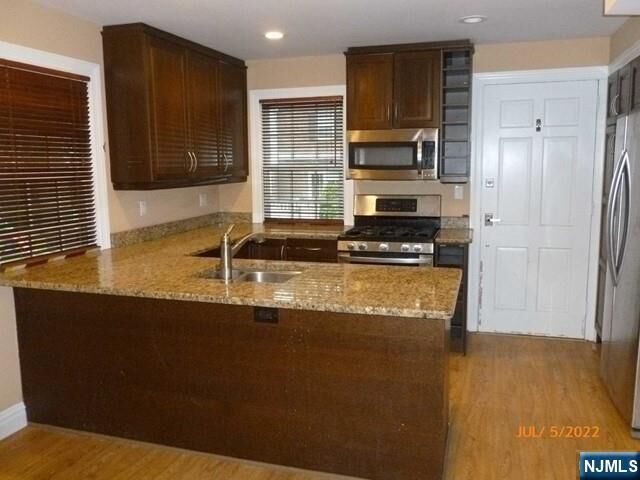 Property Photo:  5 Aberdeen Place  NJ 07410 