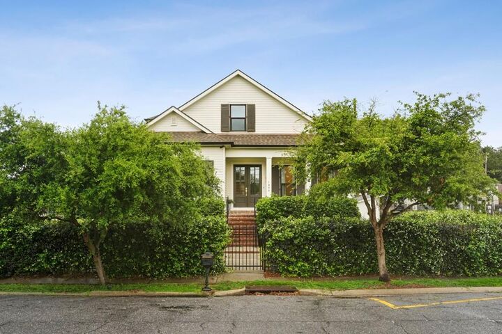 Property Photo:  1495-1499 Prentiss Avenue  LA 70122 