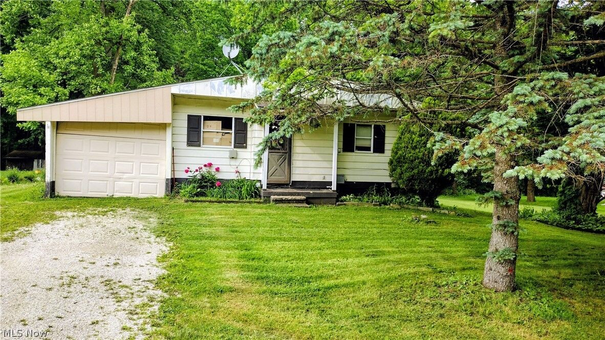 Property Photo: 2399 Bonna Drive OH 44685