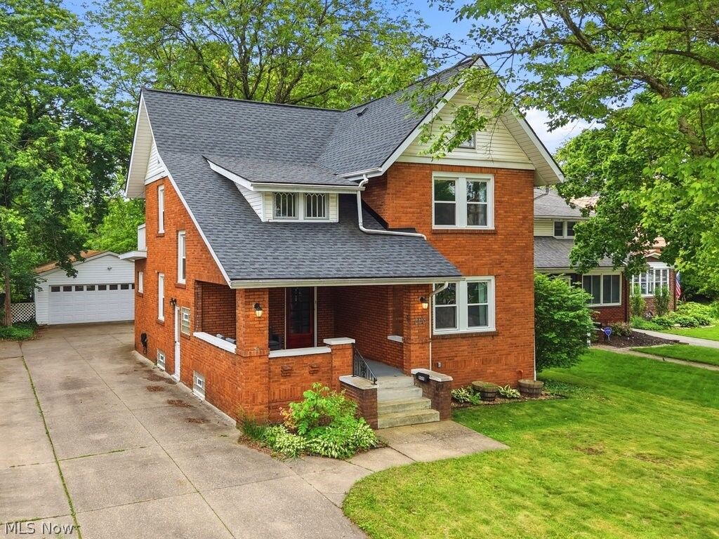 Property Photo: 608 Chestnut Boulevard OH 44221