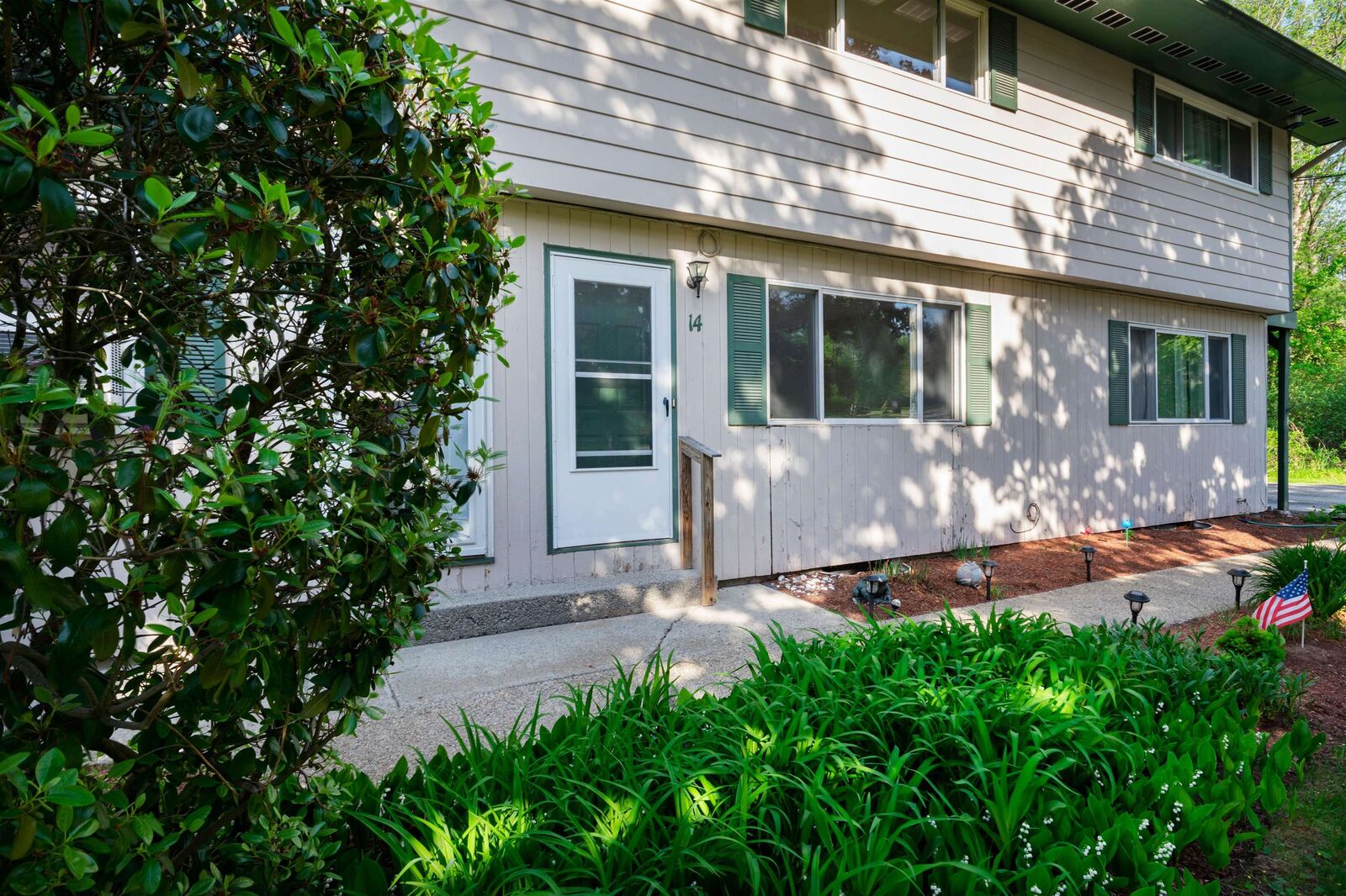 Property Photo:  14 Oliver Drive  NH 03051 