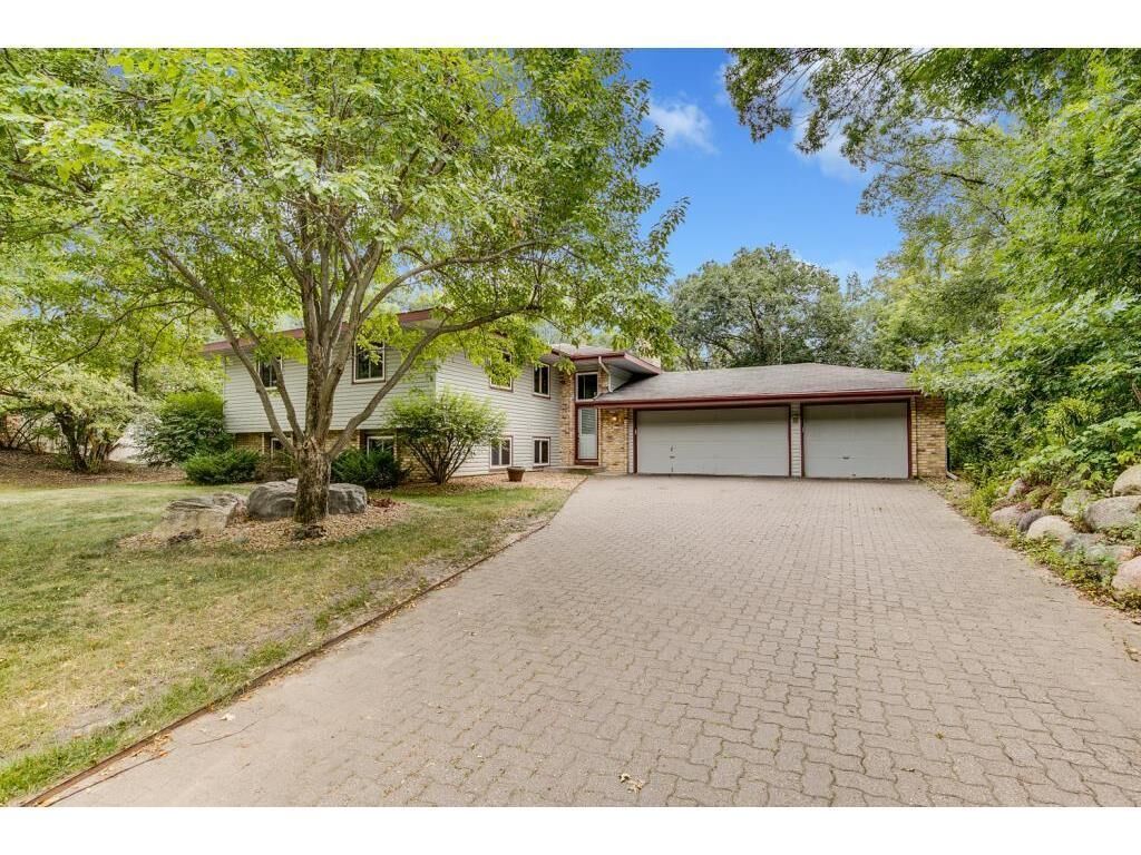 Property Photo: 3203 Red Oak Circle S MN 55337
