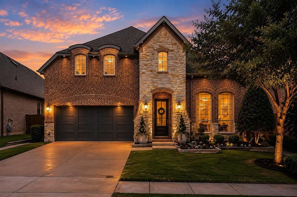 Property Photo:  2305 Leslie Lane  TX 75072 