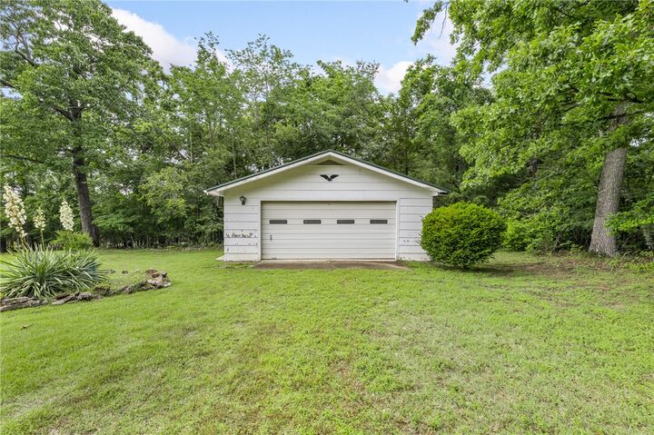 Property Photo:  523 W Pine Street  AR 72630 
