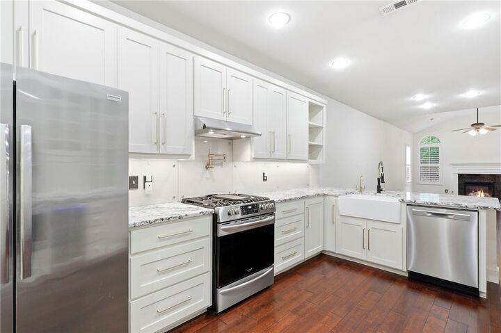 Property Photo: 2100 W New Hope Road 1103 AR 72758