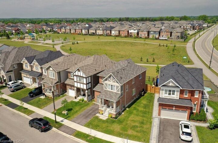 Property Photo:  75 Forest Ridge Avenue  ON L8B 1V4 