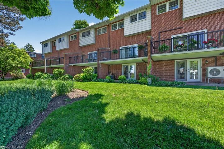 Property Photo: 91 Livingston Avenue 4 ON L3M 1L4