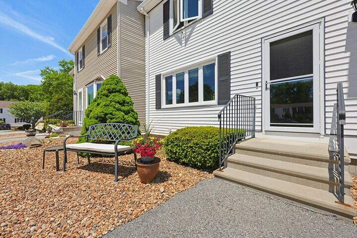 Property Photo:  3 Highcrest Park 3  MA 01570 