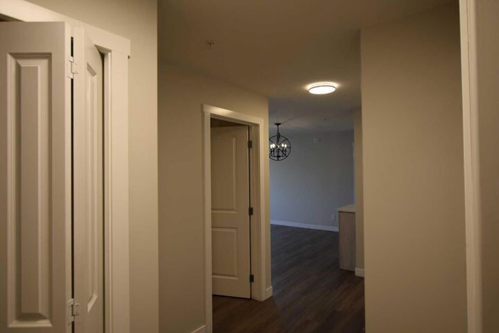 Property Photo: 6118 80 Avenue NE 2318 AB T3J 0S6