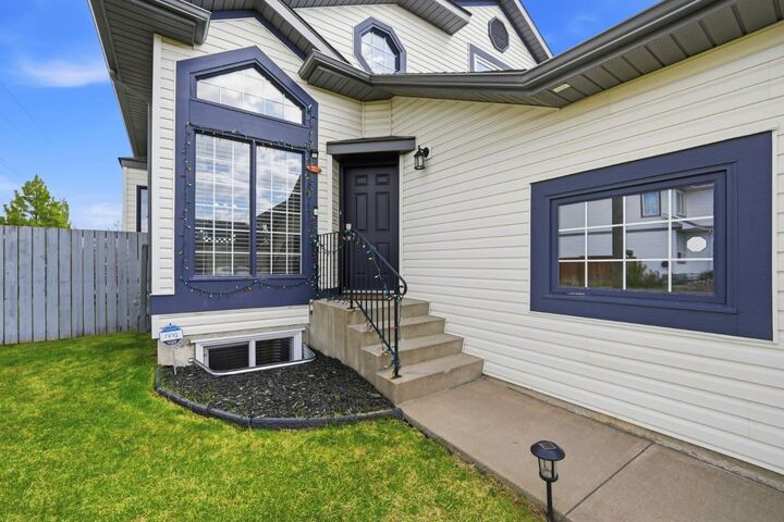 Property Photo: 158 Shawbrooke Green SW AB T2Y 3C6