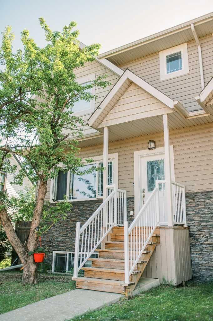 Property Photo: 5007B 46 Street AB T4K 1A7
