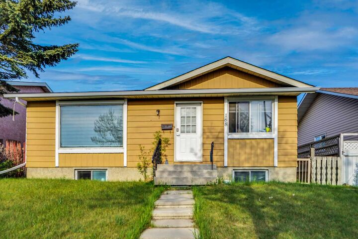 Property Photo: 168 Castlebrook Drive NE AB T3J 5K2